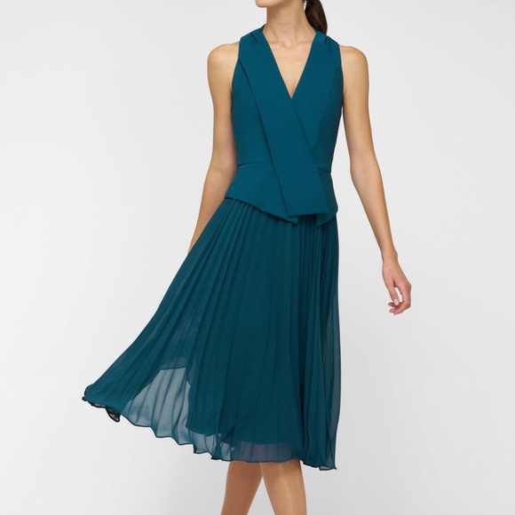 Unworn Kay Unger Orella Pleated Mixed Media Cocktail Dress in Ink - Picture 3 of 10